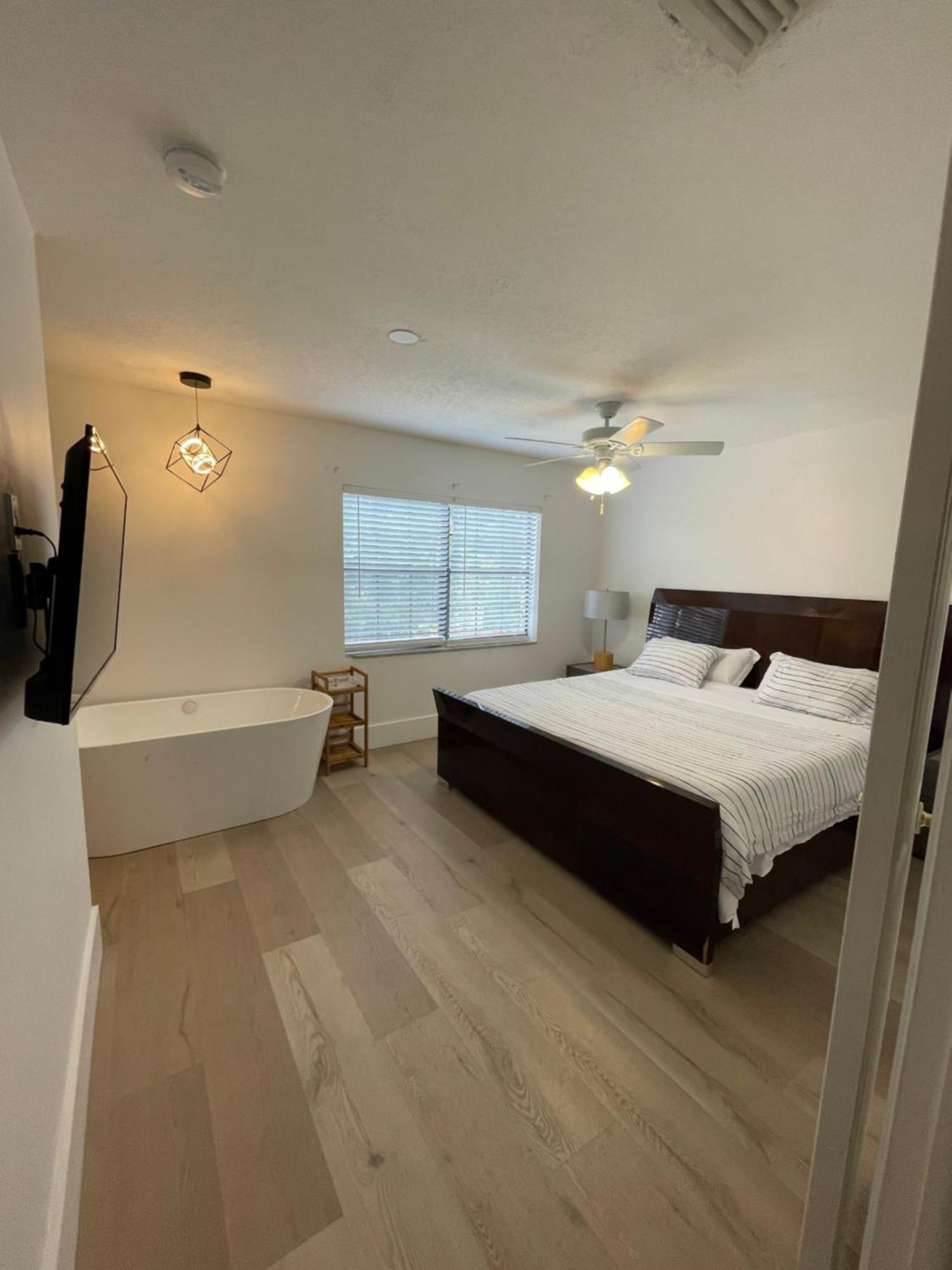 Cozy Downtown Apartments On Water 포트 로더데일 외부 사진