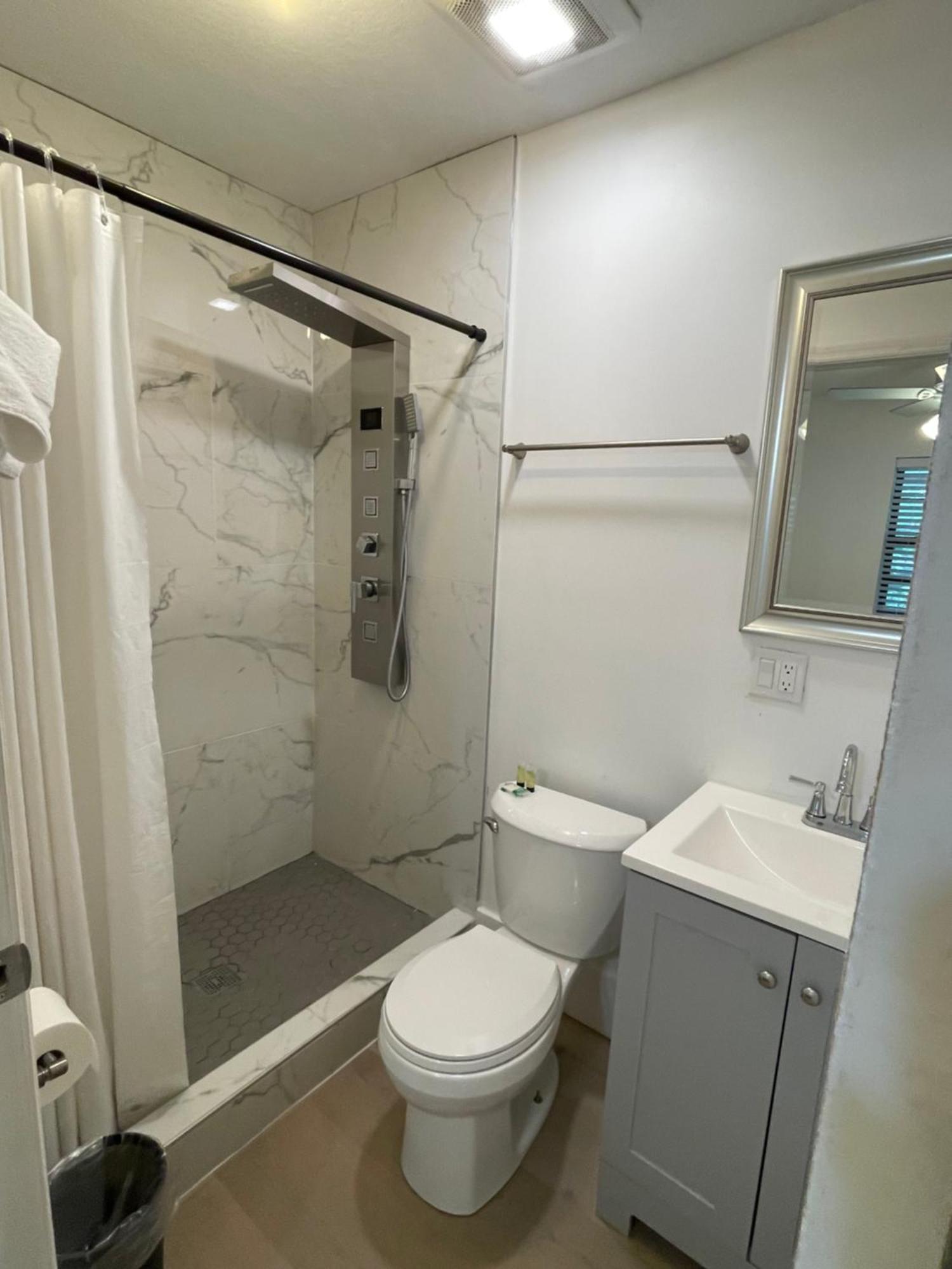 Cozy Downtown Apartments On Water 포트 로더데일 외부 사진