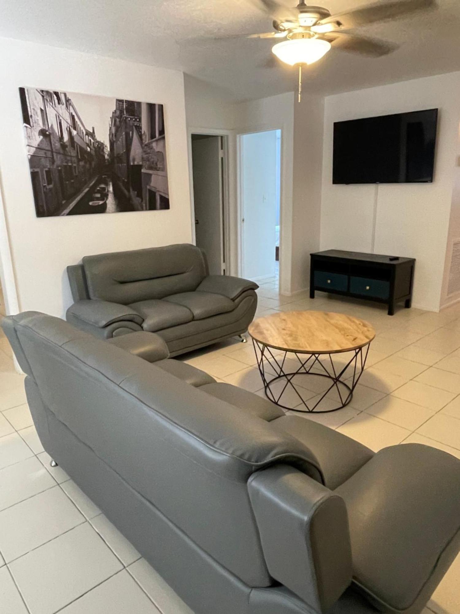 Cozy Downtown Apartments On Water 포트 로더데일 외부 사진